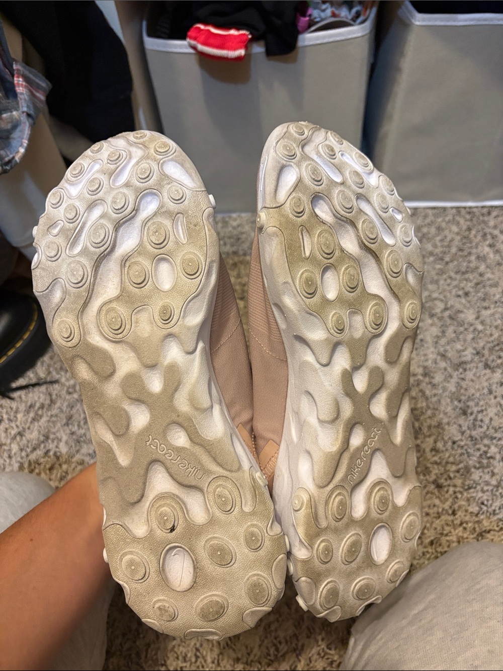 Women’s Nike react - Picture 2 of 2